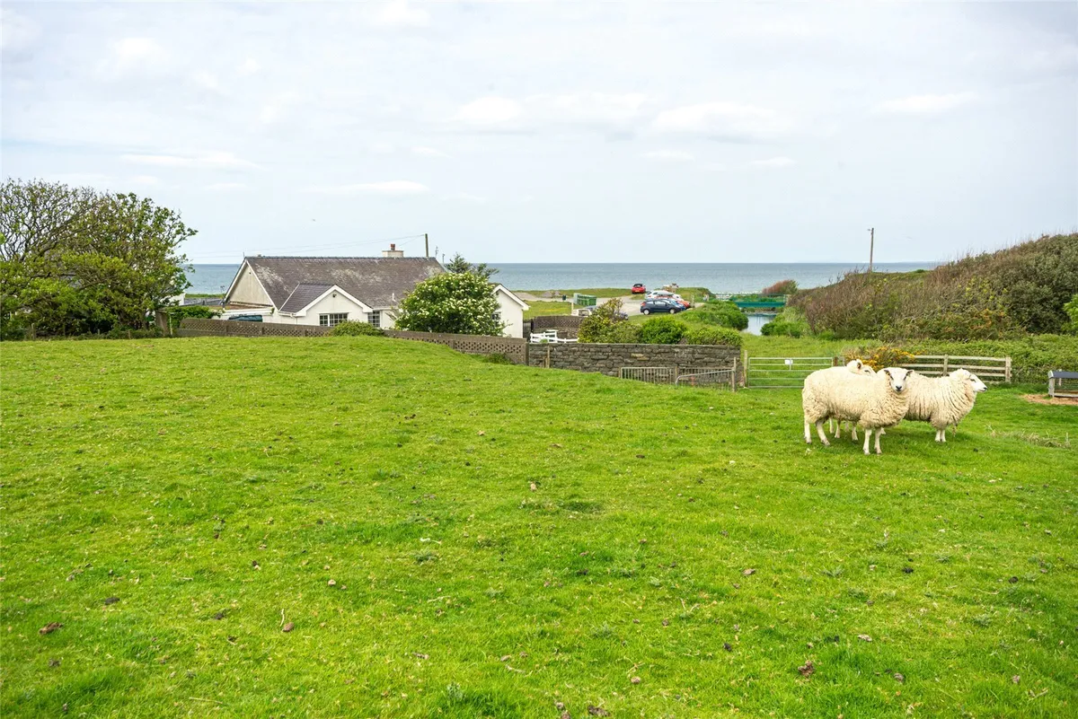 Aberdesach, Caernarfon, Gwynedd, LL54