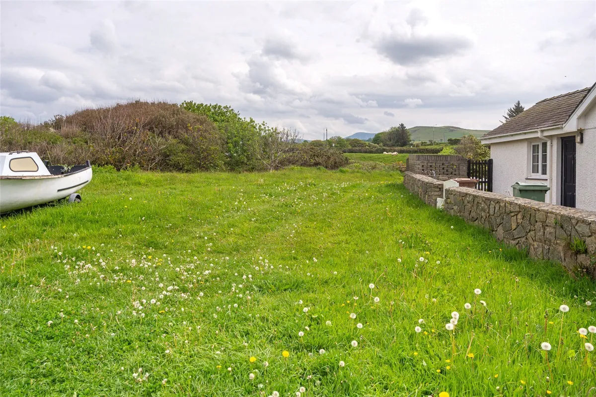 Aberdesach, Caernarfon, Gwynedd, LL54