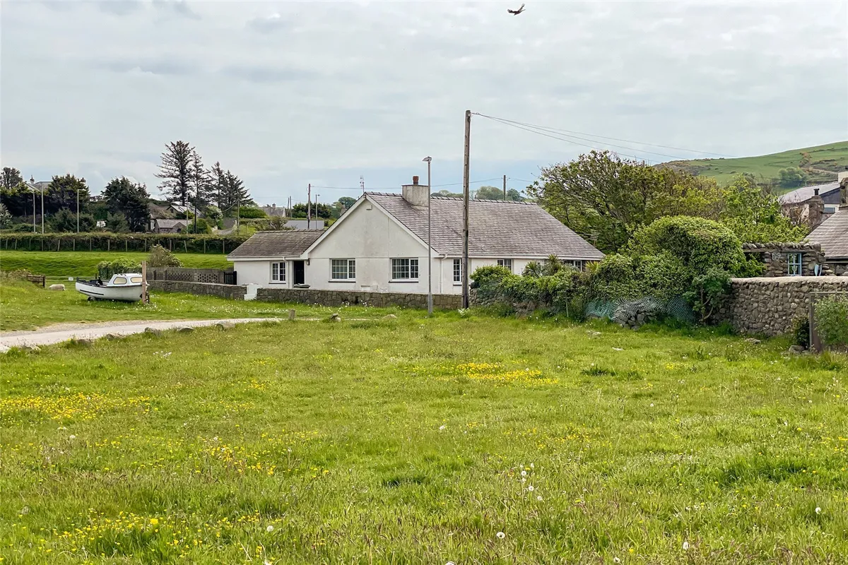 Aberdesach, Caernarfon, Gwynedd, LL54