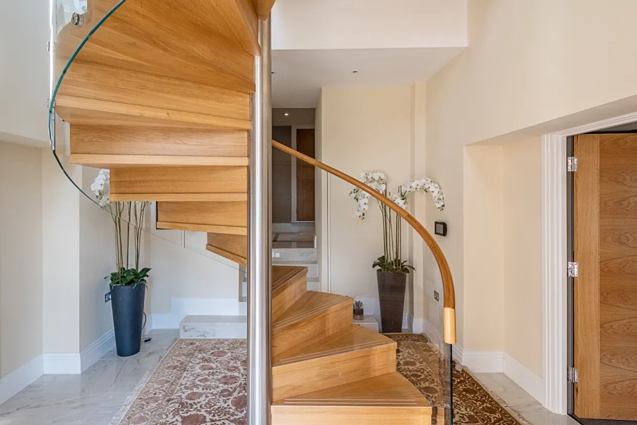 Holborn Close London NW7 photo 30