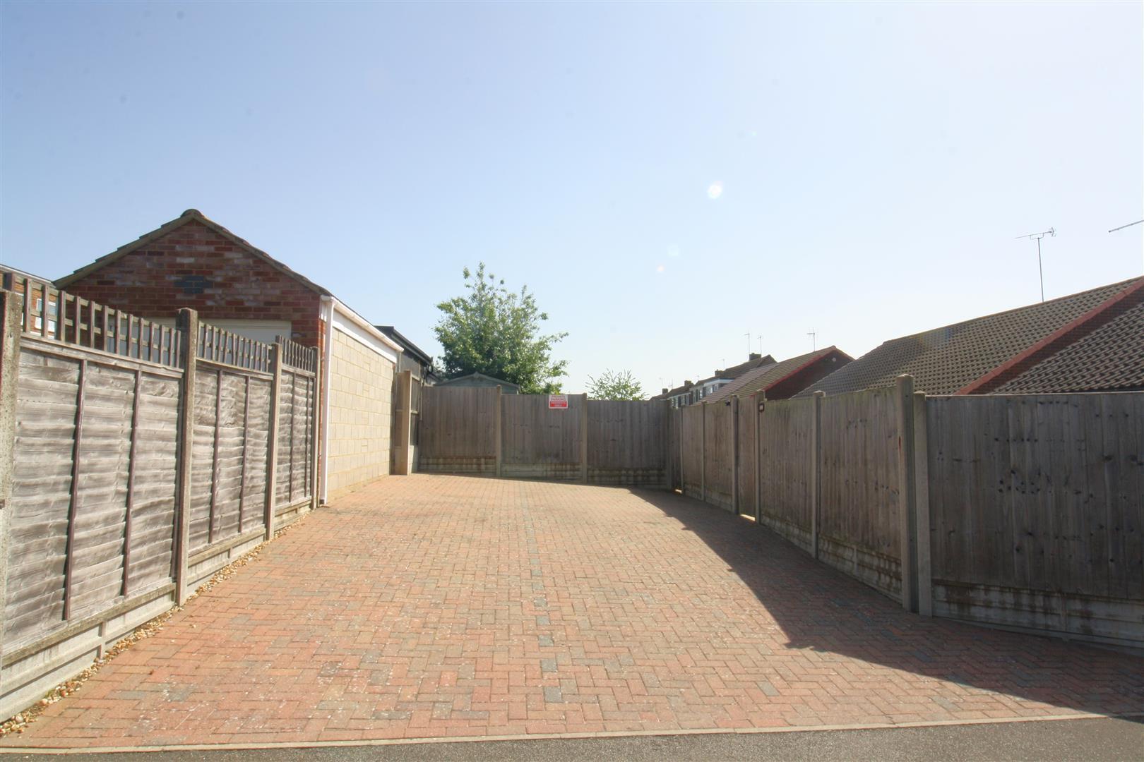 Milton Grove, Bletchley, Milton Keynes Image 17