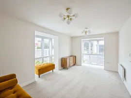 Sandpiper Drive, Lakeside, Doncaster thumb 2