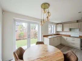 Sandpiper Drive, Lakeside, Doncaster thumb 3
