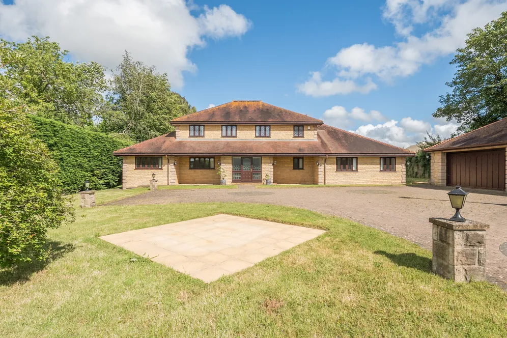 Silver Street, Midsomer Norton, BA3 photo 13
