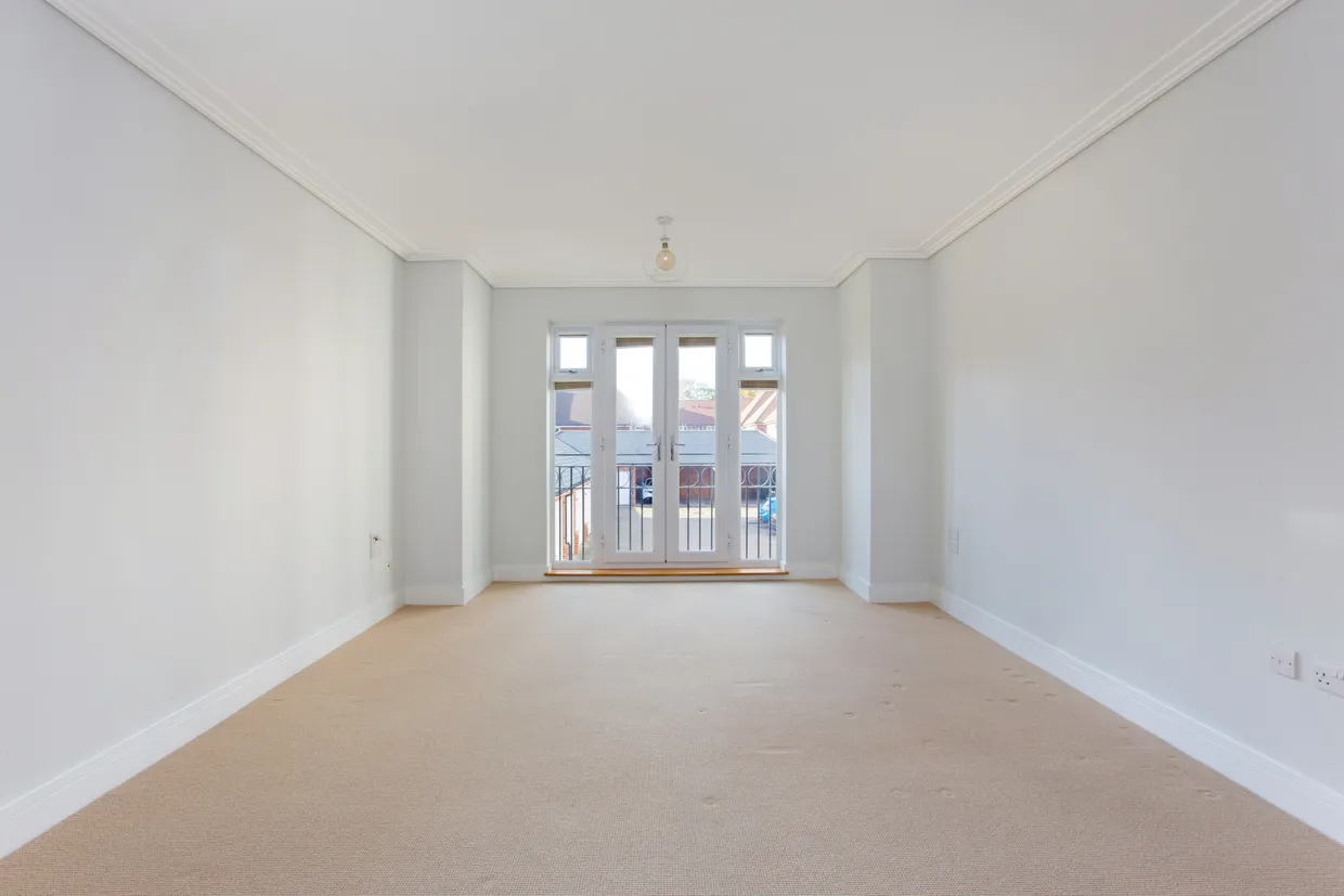 Highwood Crescent, Horsham, RH12 photo 6