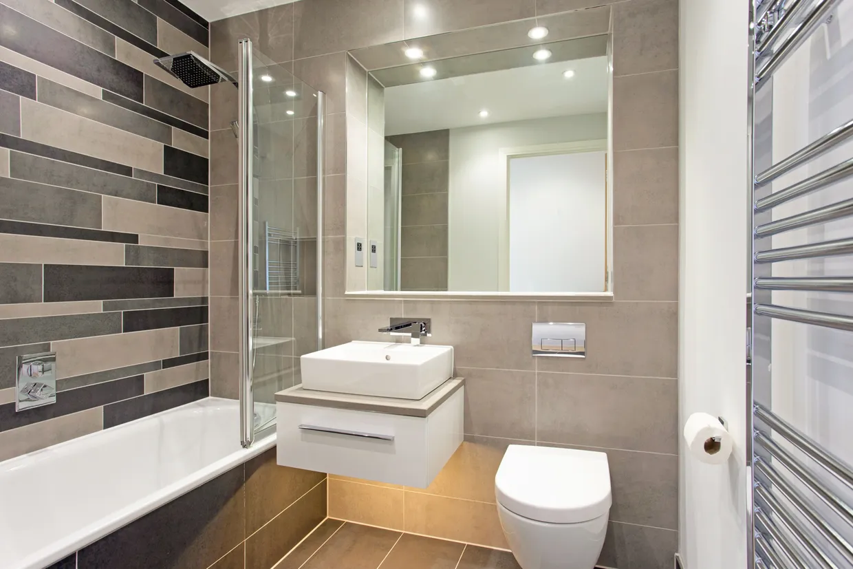 Highwood Crescent, Horsham, RH12 photo 8