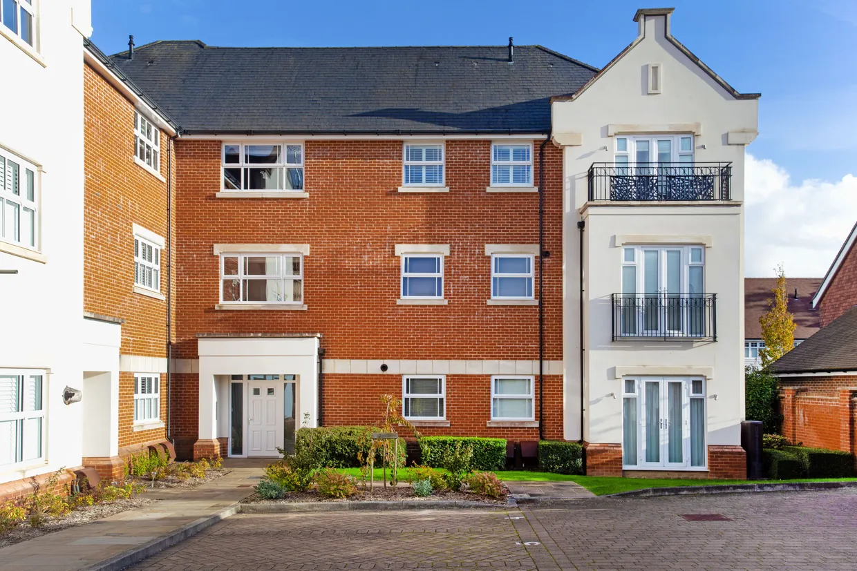 Highwood Crescent, Horsham, RH12 photo 9