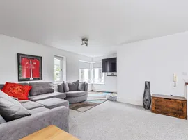 Cavan Way, Broughton, Milton Keynes thumb 3
