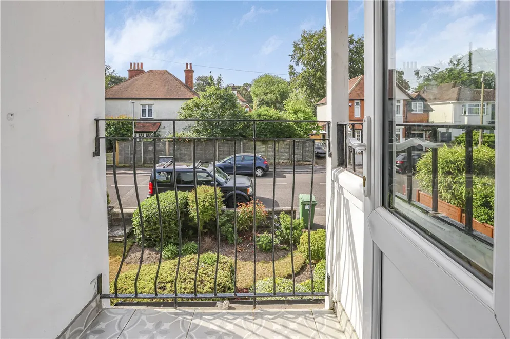 Property carousel item 6