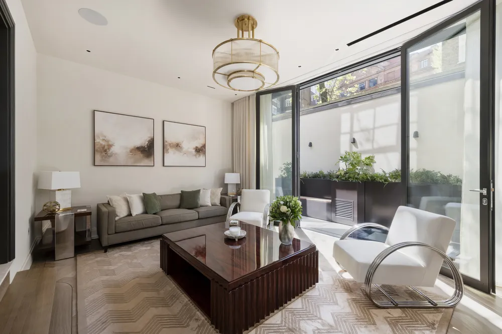 Lancelot Collection, Lancelot Place, London, SW7