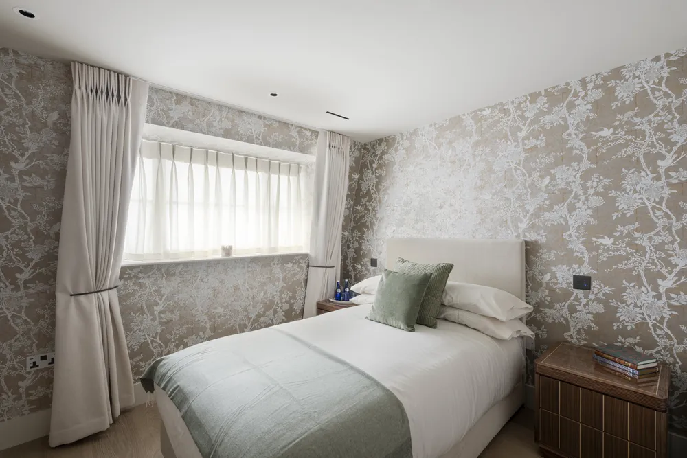 Lancelot Collection, Lancelot Place, London, SW7