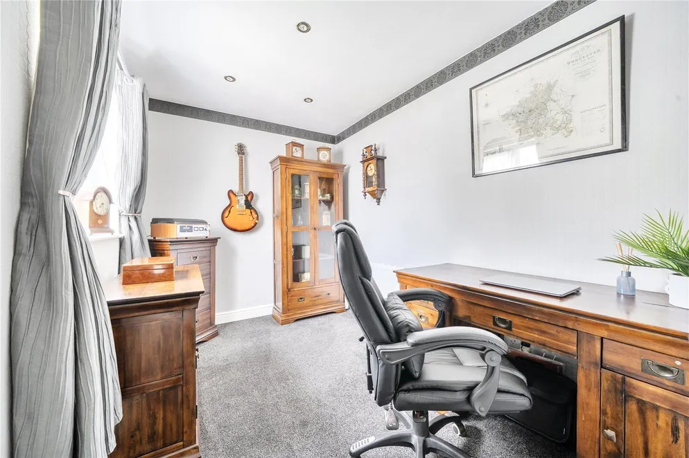 Property carousel item 12
