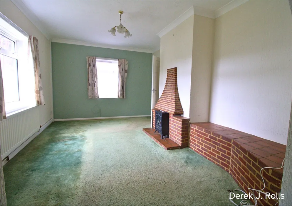 Property carousel item 4