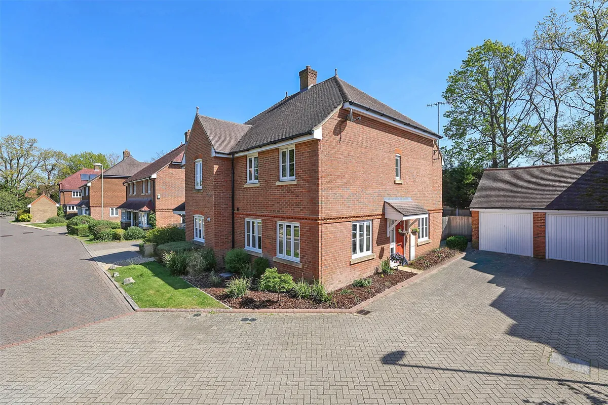 Millfield Close, Horley, Surrey, RH6