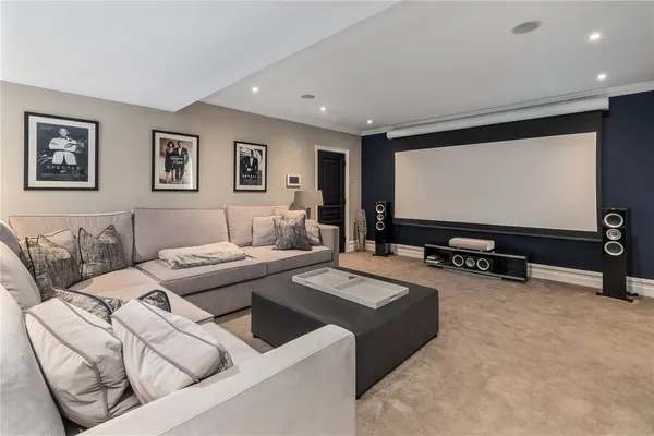 Dale Head Road, Prestbury, SK10 photo 11