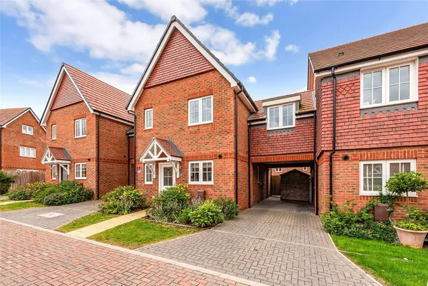 Farrier Way, Fontwell, BN18 photo 1