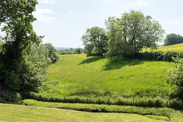 Dale Head Road, Prestbury, SK10 photo 27