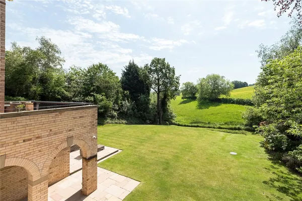 Dale Head Road, Prestbury, SK10 photo 31