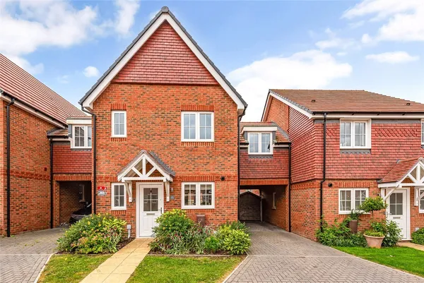 Farrier Way, Fontwell, BN18 photo 13