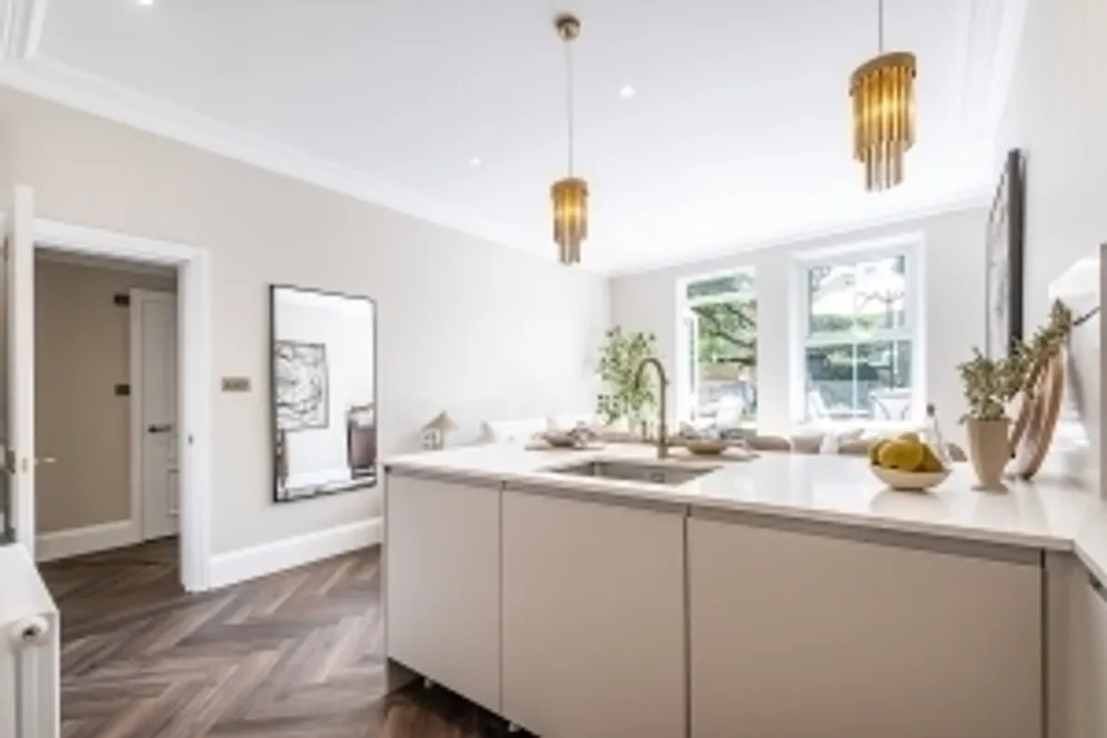 Acol Road South Hampstead NW6 photo 4