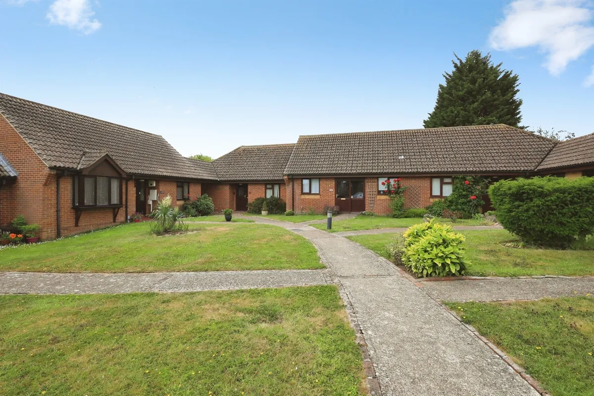 The Cedars, Hailsham