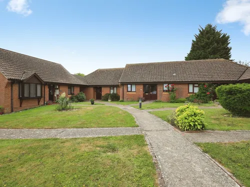 The Cedars, Hailshamphoto