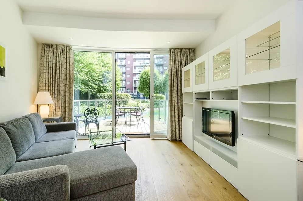Queenstown Road London SW11 photo 8