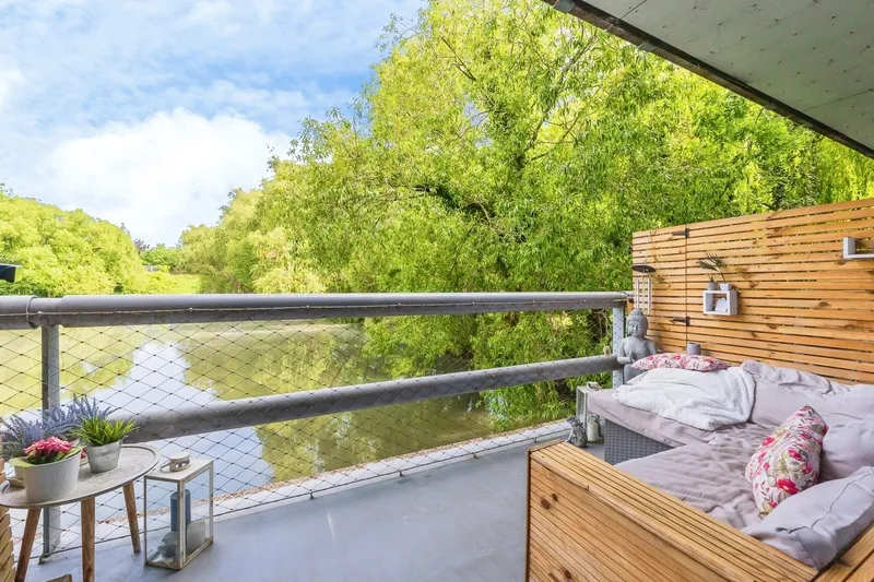 Lake Shore Drive, Bristol, Somerset, BS13