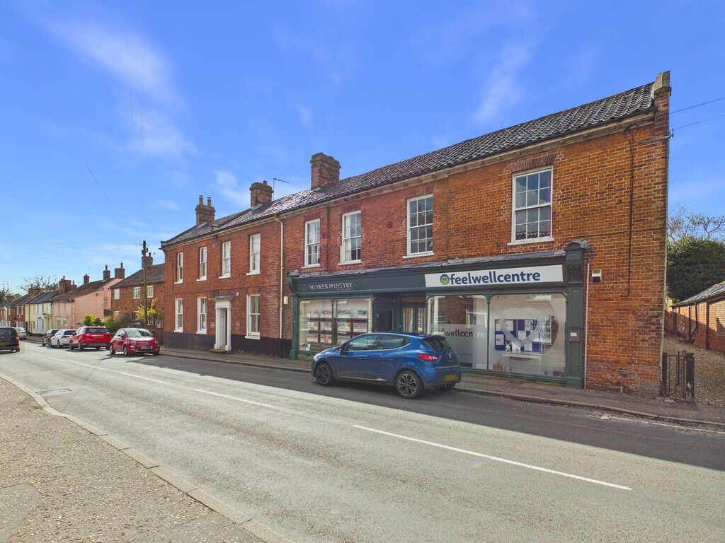 High Street, Loddon Image 1