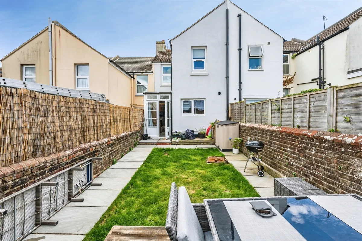Lawes Avenue, Newhaven