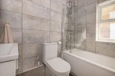 Garratt Lane, London, SW18 photo 8