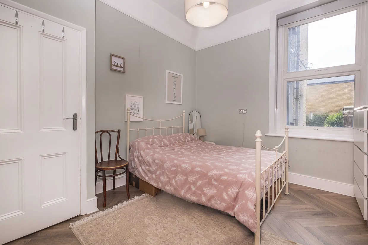 Garratt Lane, London, SW18 photo 9