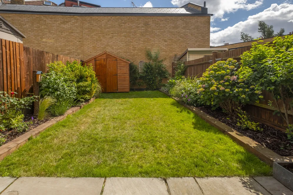 Garratt Lane, London, SW18 photo 11