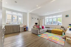 Pynnacles Close, Stanmore, HA7 photo 1
