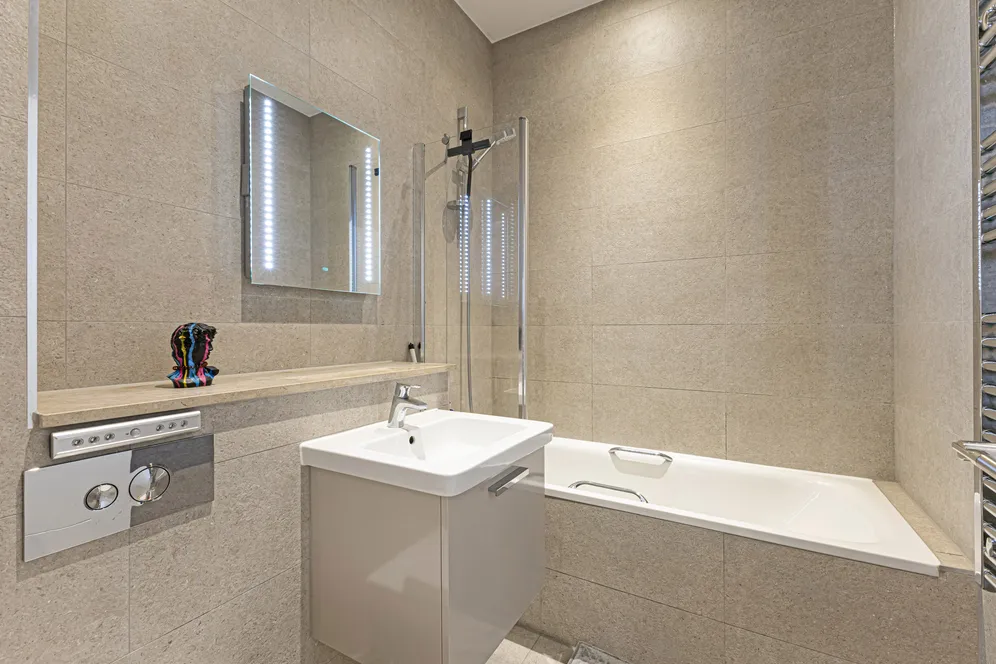 Pynnacles Close, Stanmore, HA7 photo 8