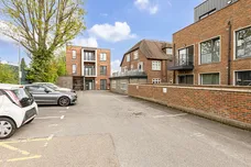 Pynnacles Close, Stanmore, HA7 photo 9