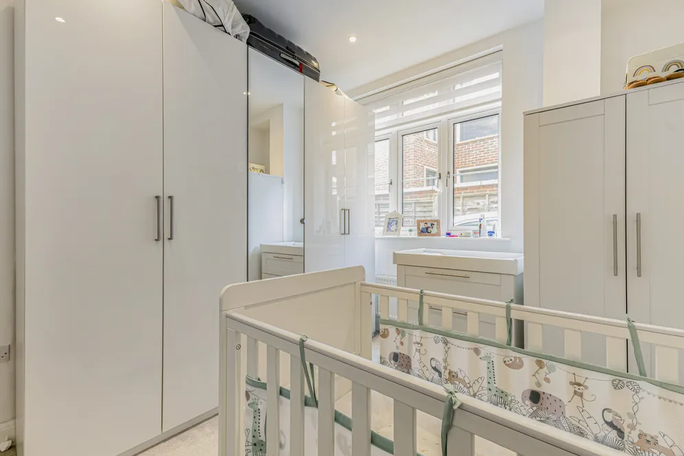 Pynnacles Close, Stanmore, HA7 photo 11