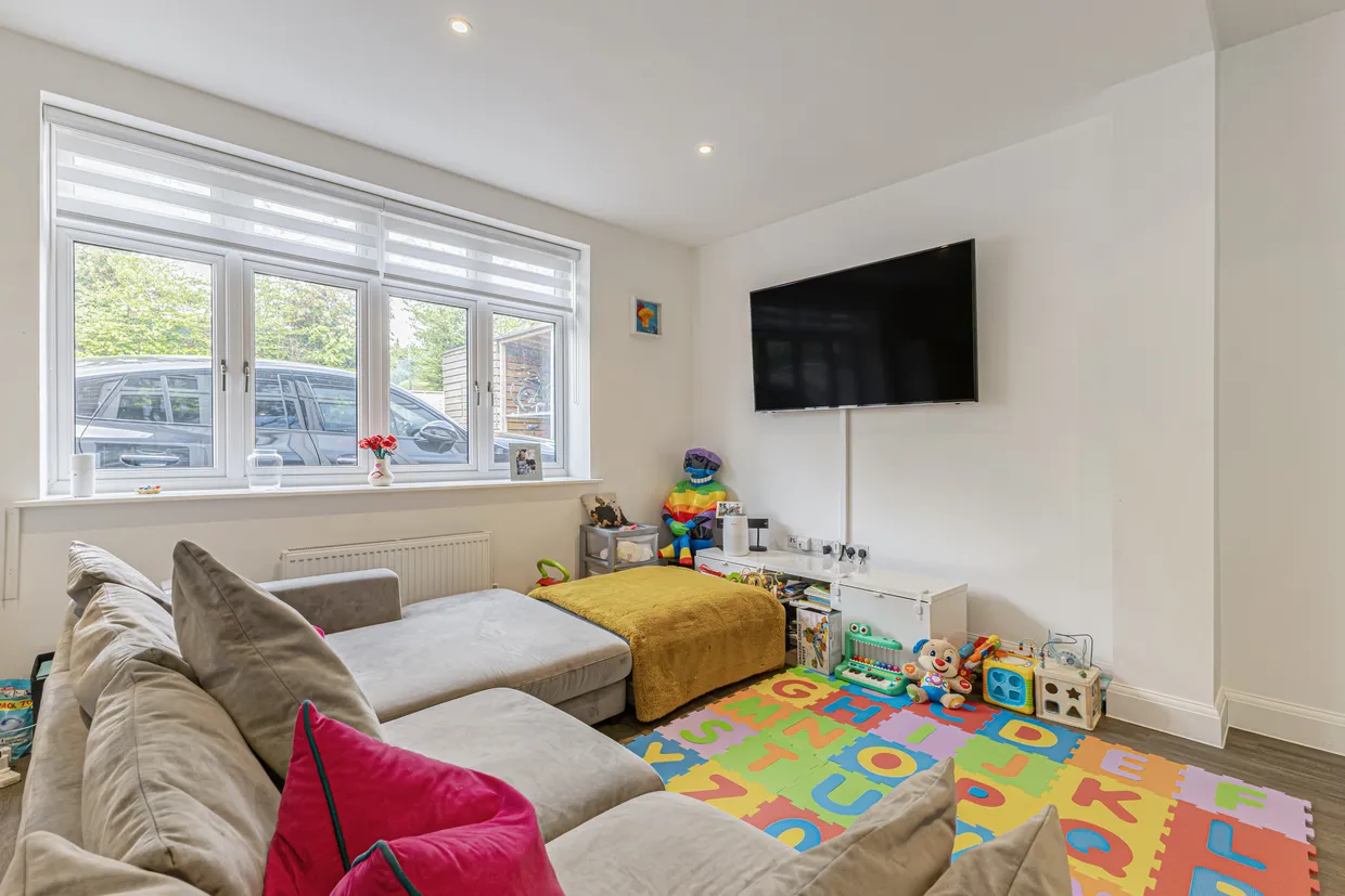 Pynnacles Close, Stanmore, HA7 photo 18