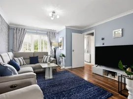 Robertson Drive, Renfrew thumb 2