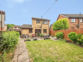 Davidson Close, Great Cornard, Sudbury thumb 3