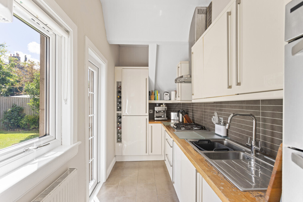 17 Plewlands Gardens, Morningside, Edinburgh, EH10 5JS Image 10