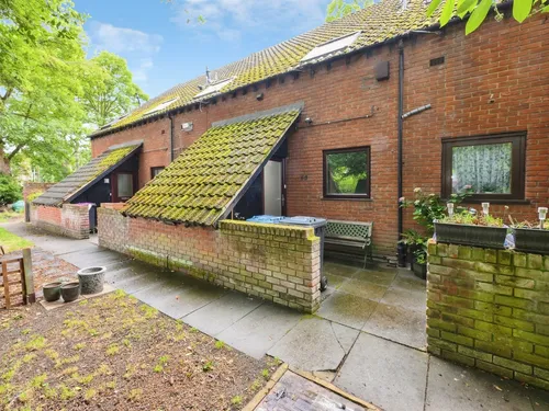 Hoddesdon Road, Stanstead Abbotts, Warephoto