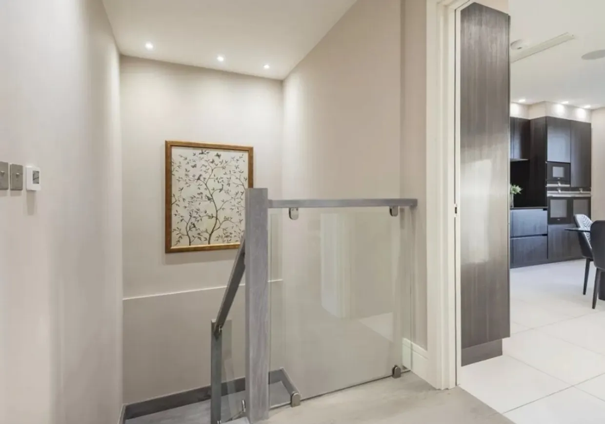 Fitzjohns Avenue London NW3 photo 8