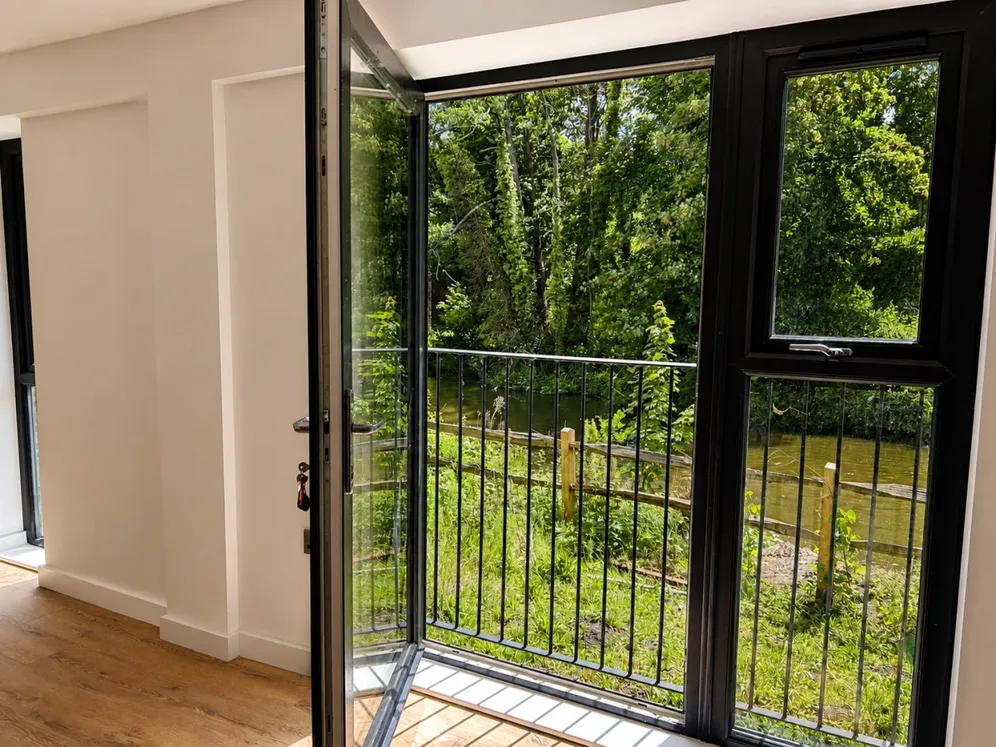 1 Thackeray Lane Godalming GU7 photo 8
