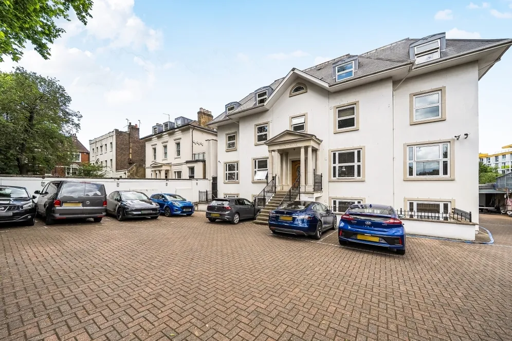 Windsor Court London N8 photo 4