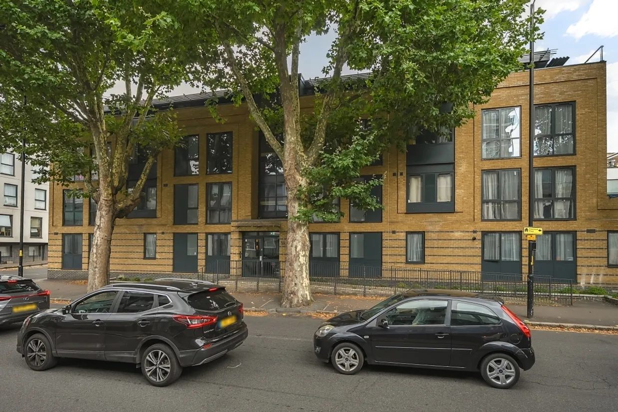 Rotherhithe Old Road, Surrey Quays, E16 photo 17