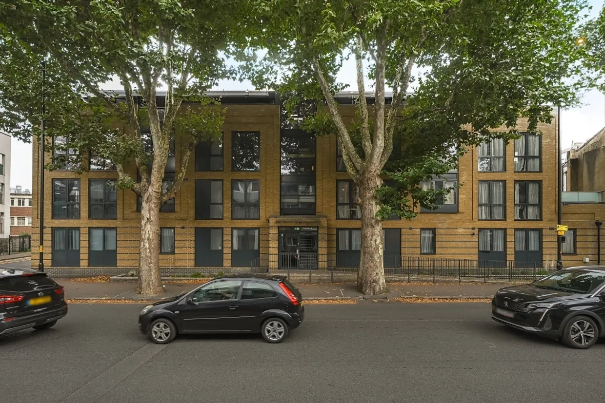 Rotherhithe Old Road, Surrey Quays, E16 photo 18