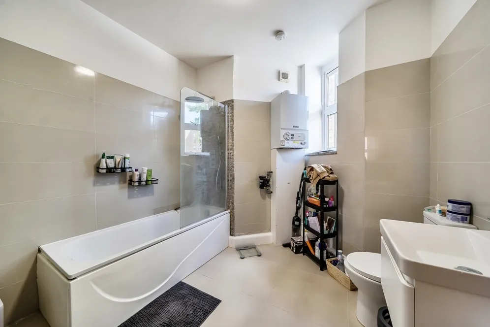 Windsor Court London N8 photo 9