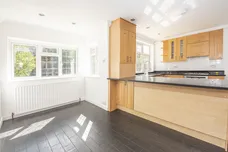 Holland Avenue London SW20 photo 3