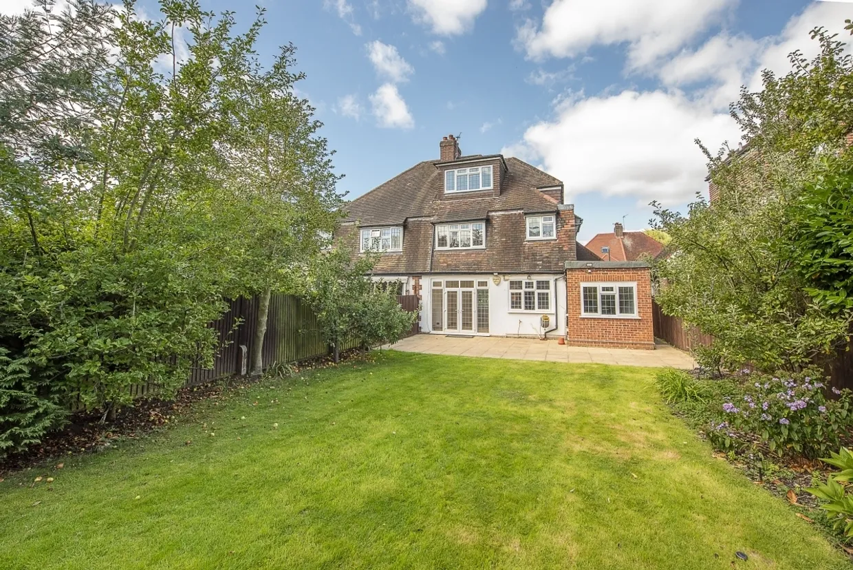 Holland Avenue London SW20 photo 14